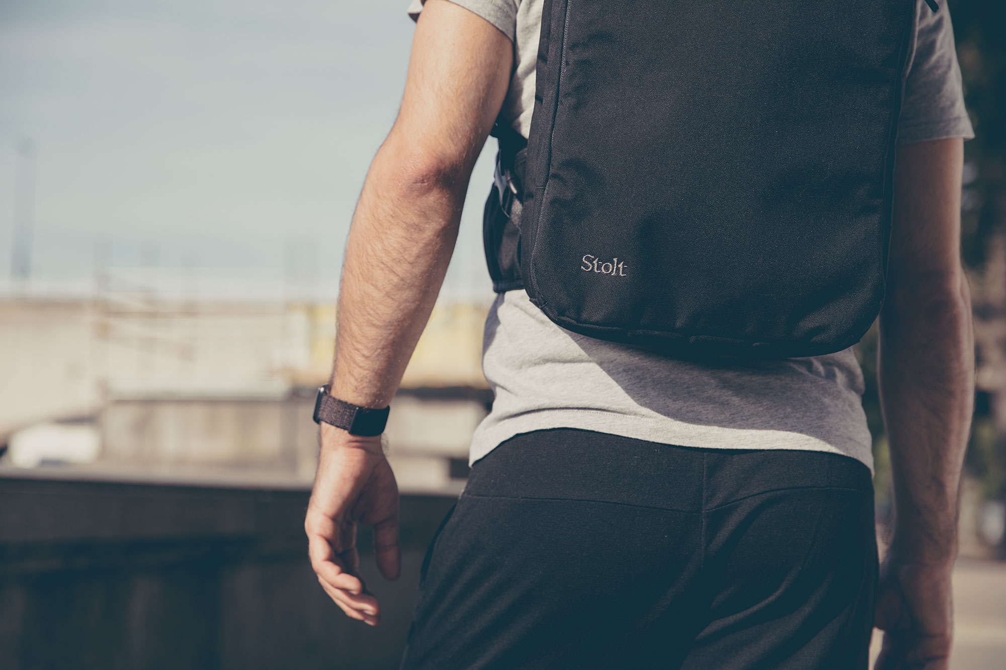 Running backpack for your work commute by Stolt Running
