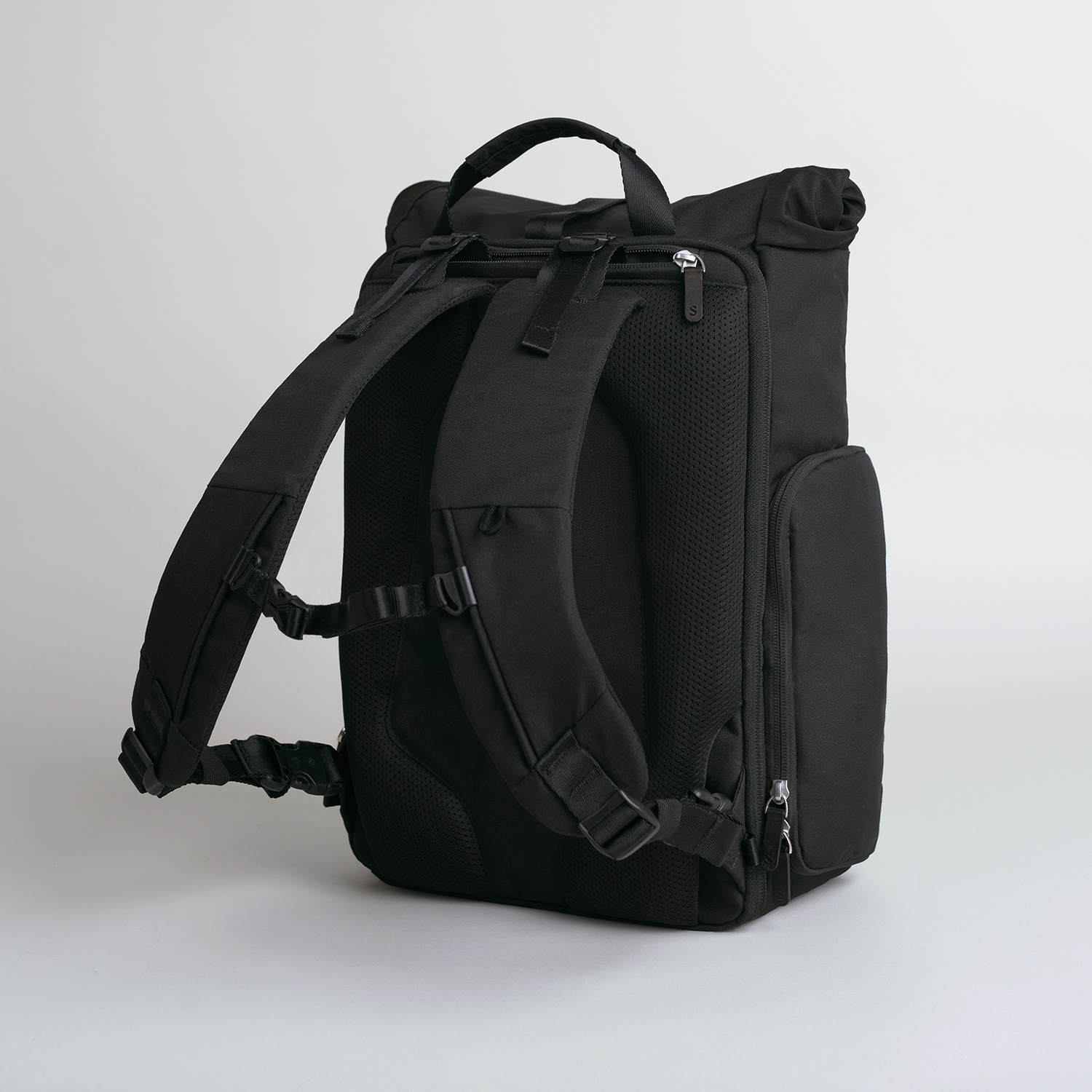 Athlete Commuting Backpack for Runners and Cyclists - Roll-top | Stolt